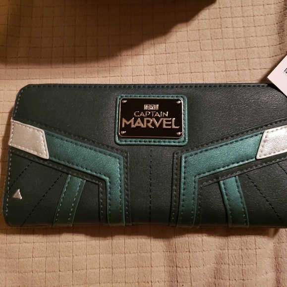 Loungefly Captain Marvel Wallet and Backpack - Picture 3 of 3